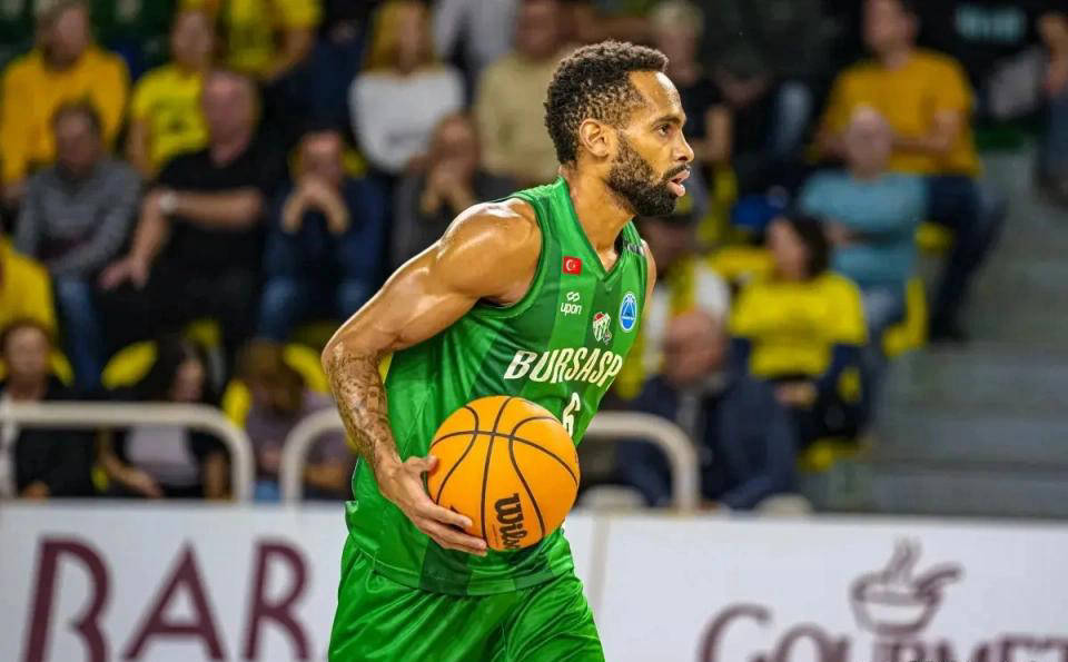 31岁的前快船次轮秀将加盟法甲豪门，状态依然出色？